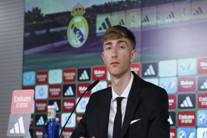 Dean_huijsen_si_presenta_al_re