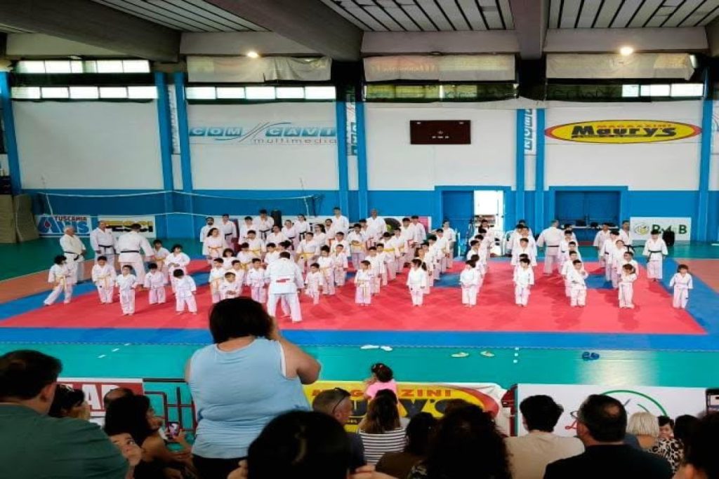 Esami_di_karate_a_Viterbo_attr