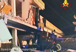 Esplosione_e_incendio_in_centr