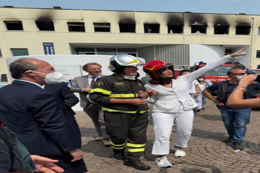 Il_ministro_Bernini_visita_l%E2%80%99u
