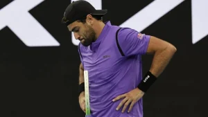 Matteo_Berrettini_rompe_con_um