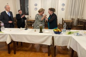 Passaggio_di_consegne_al_club_