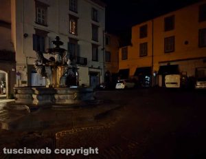 Piazza_delle_erbe_a_viterbo_al